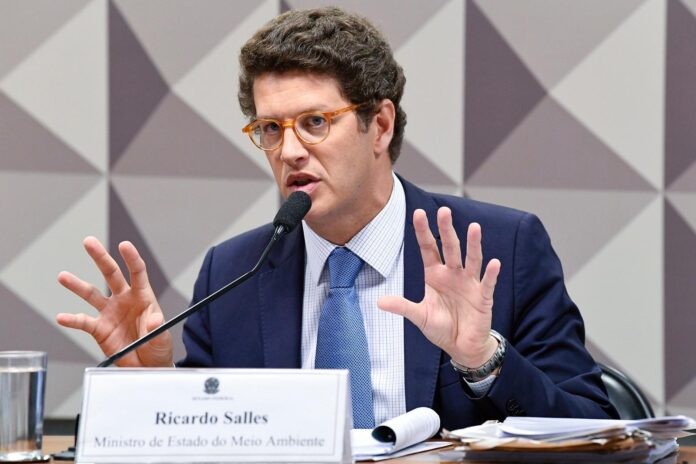 o-ministro-do-meio-ambiente-ricardo-salles-em-audiencia-no-senado-07082019-1601421700438_v2_1600x1067