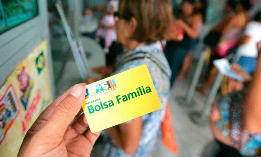 No Amazonas, 55 municípios têm pagamento unificado do Bolsa Família nesta sexta-feira (17)