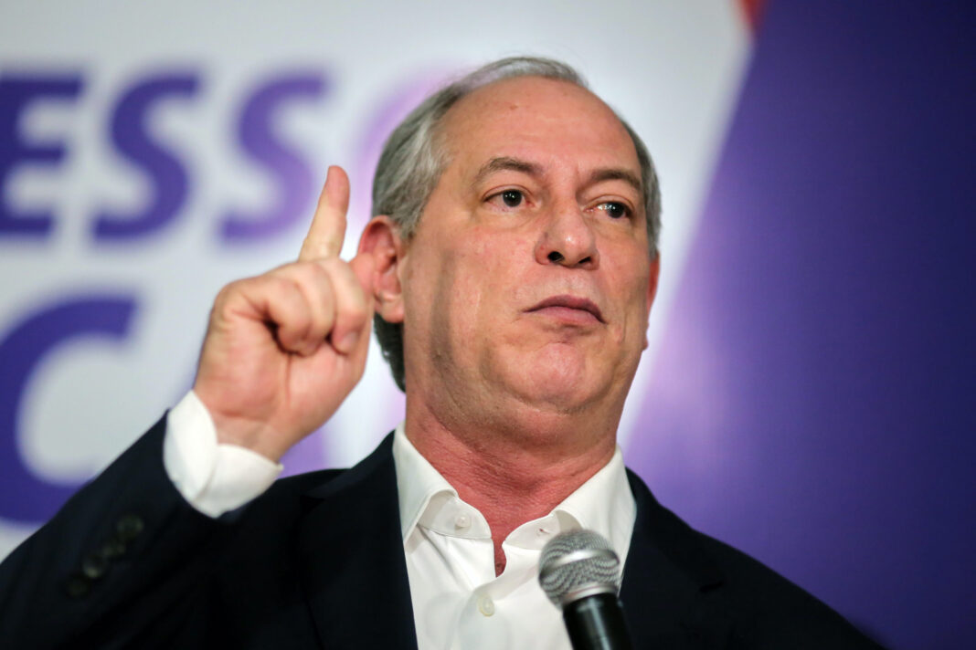 Ciro Gomes acena para partidos de cento e centro direita mas