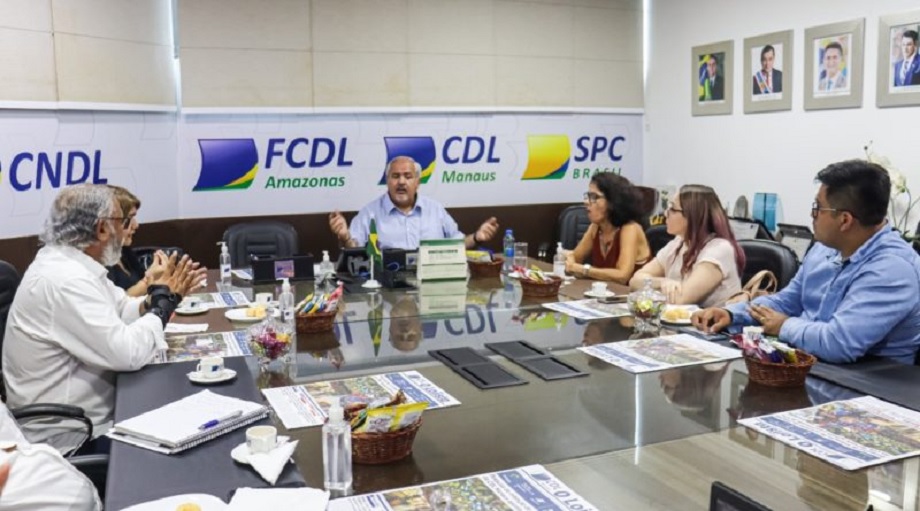 Representantes do selo ‘É fato! Jornalismo Profissional com Credibilidade’ são recebidos pelo presidente da CDL-Manaus