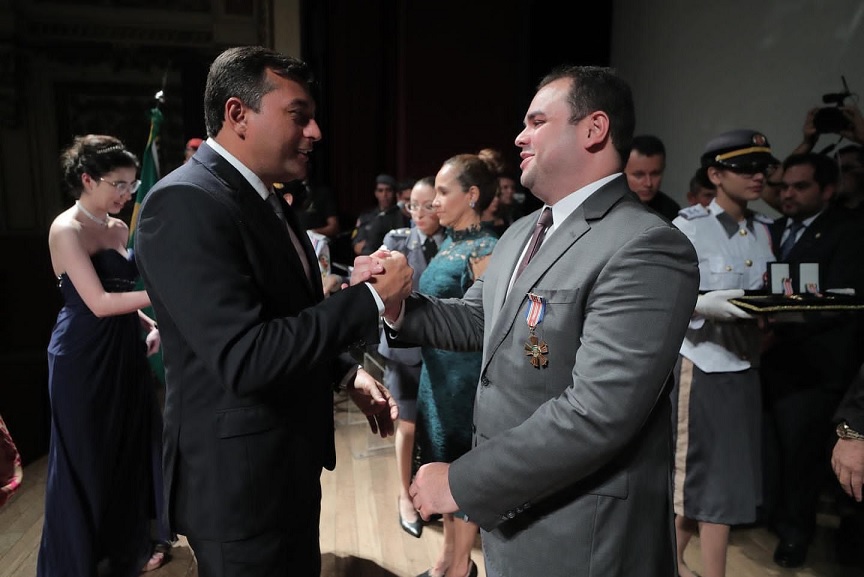 Roberto Cidade é agraciado com a Medalha Militar nos 185 anos da Polícia Militar do Amazonas