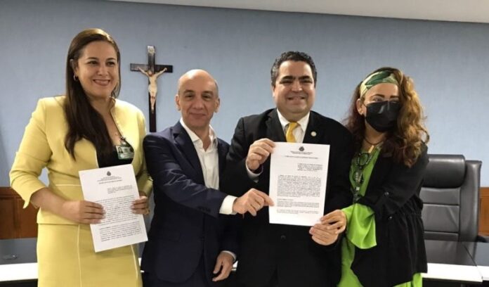 renovacao-parceria-tce-ufam-eua
