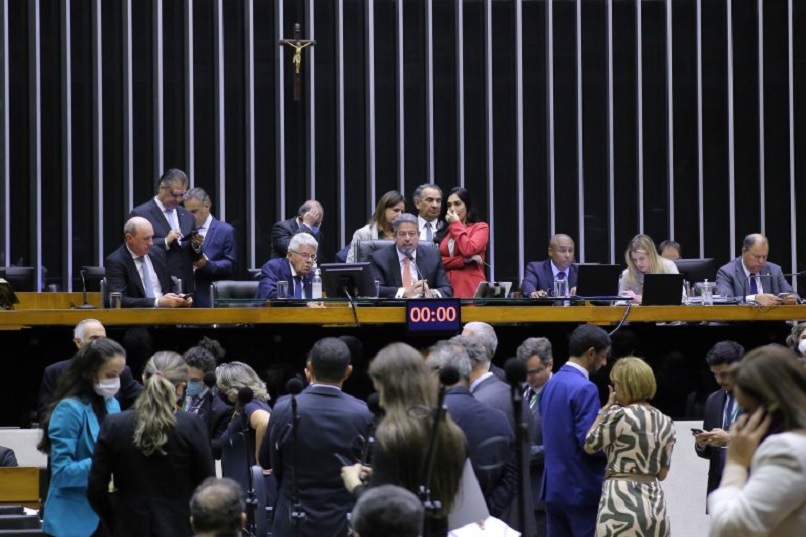 Votação de projeto que limita alíquota de ICMS sobre combustível e energia será retomado nesta quarta-feira na Câmara dos Deputados