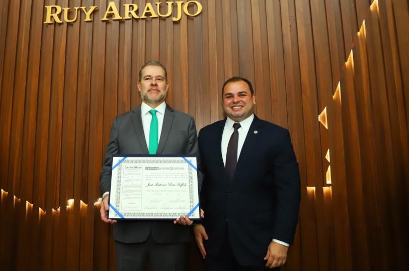 Ministro do STF, Dias Toffoli, recebe Título de Cidadão do Amazonas concedido pela Aleam