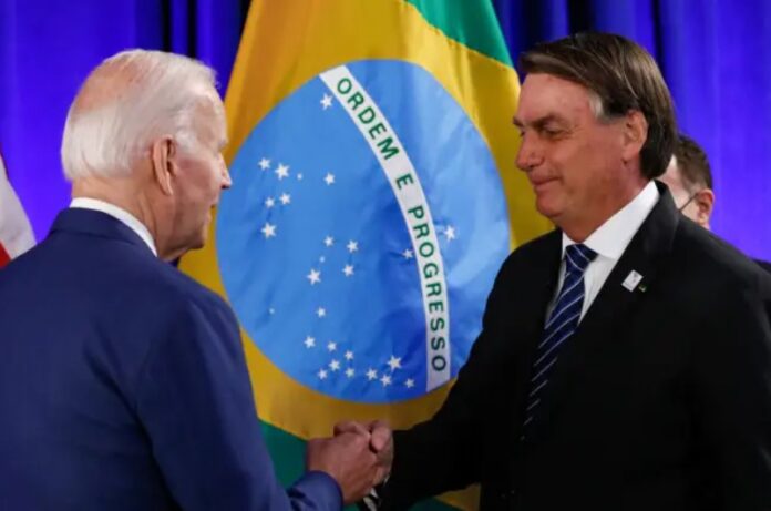 Joe Biden e Bolsonaro Em conversa com Bolsonaro, Joe Biden fala que acredita no sistema eleitoral brasileiro, diz porta-voz