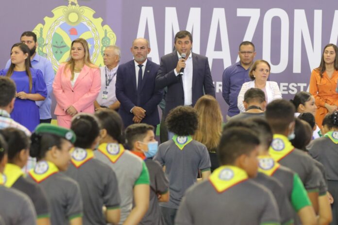 governador-wilson-lima-entrega-patentes-alunos-escolas