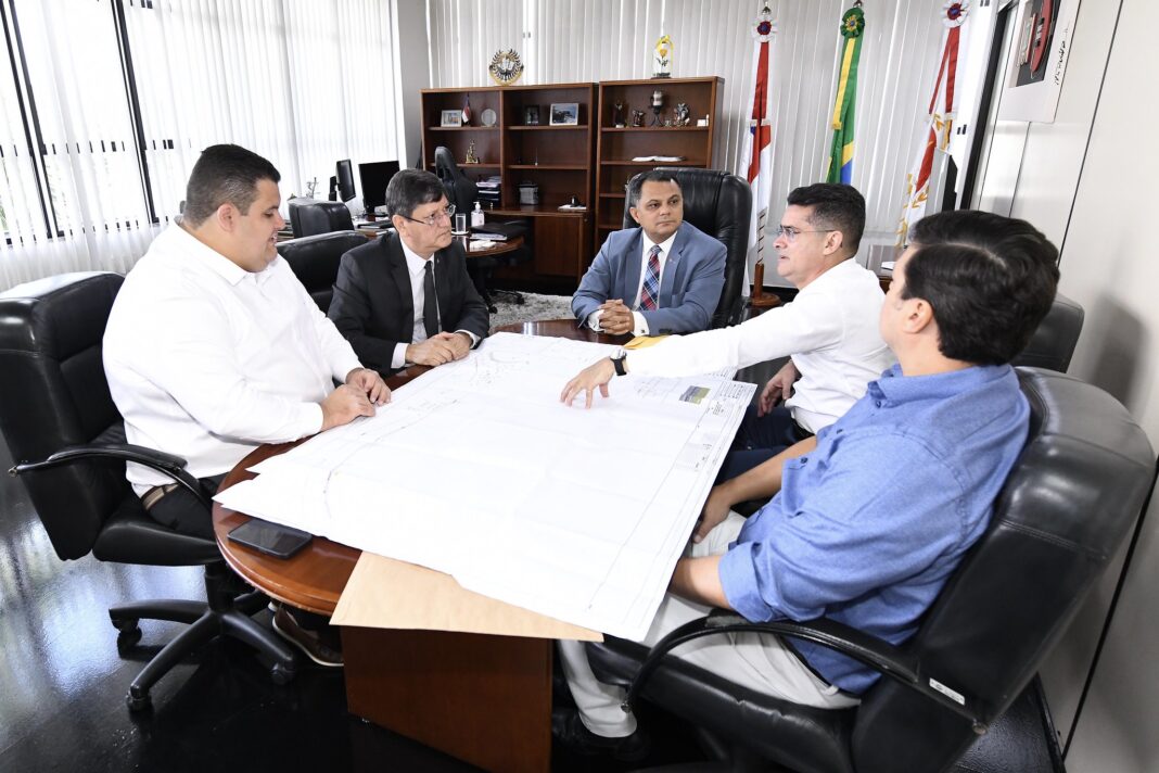 Prefeitura de Manaus e MPAM estudam viabilidade de implantação da nova ciclofaixa na avenida Coronel Teixeira