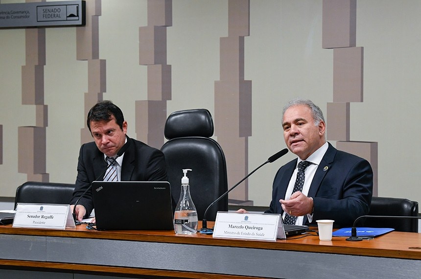 Senadores questionam Queiroga sobre investimentos federais para melhoria dos serviços do SUS
