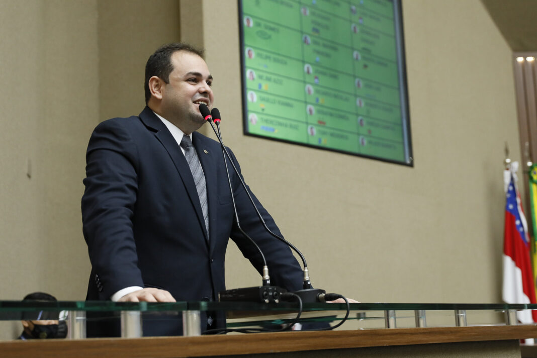 De autoria do deputado Roberto Cidade, PL que promove atenção à depressão infanto-juvenil é aprovado na Aleam