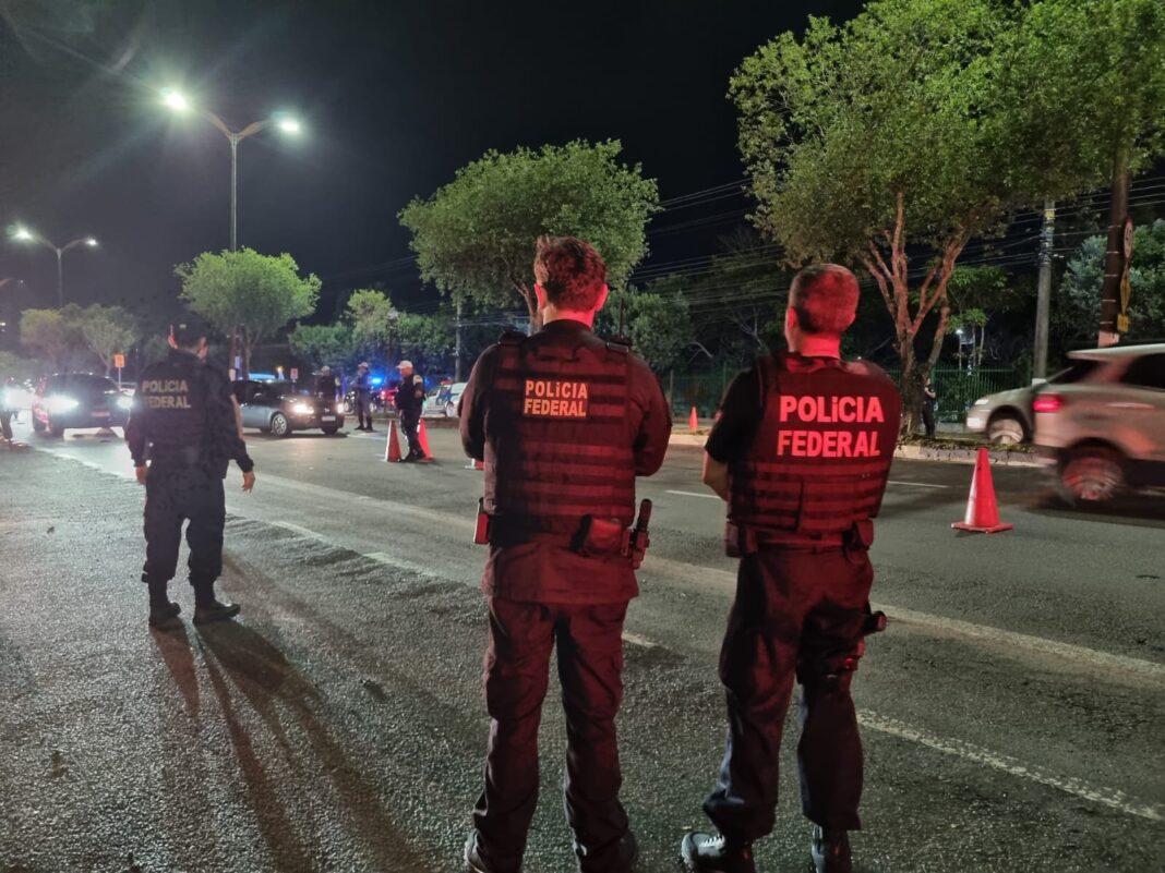 Polícia Federal deflagra operações no AM/ RR desde a noite de sexta-feira (17)