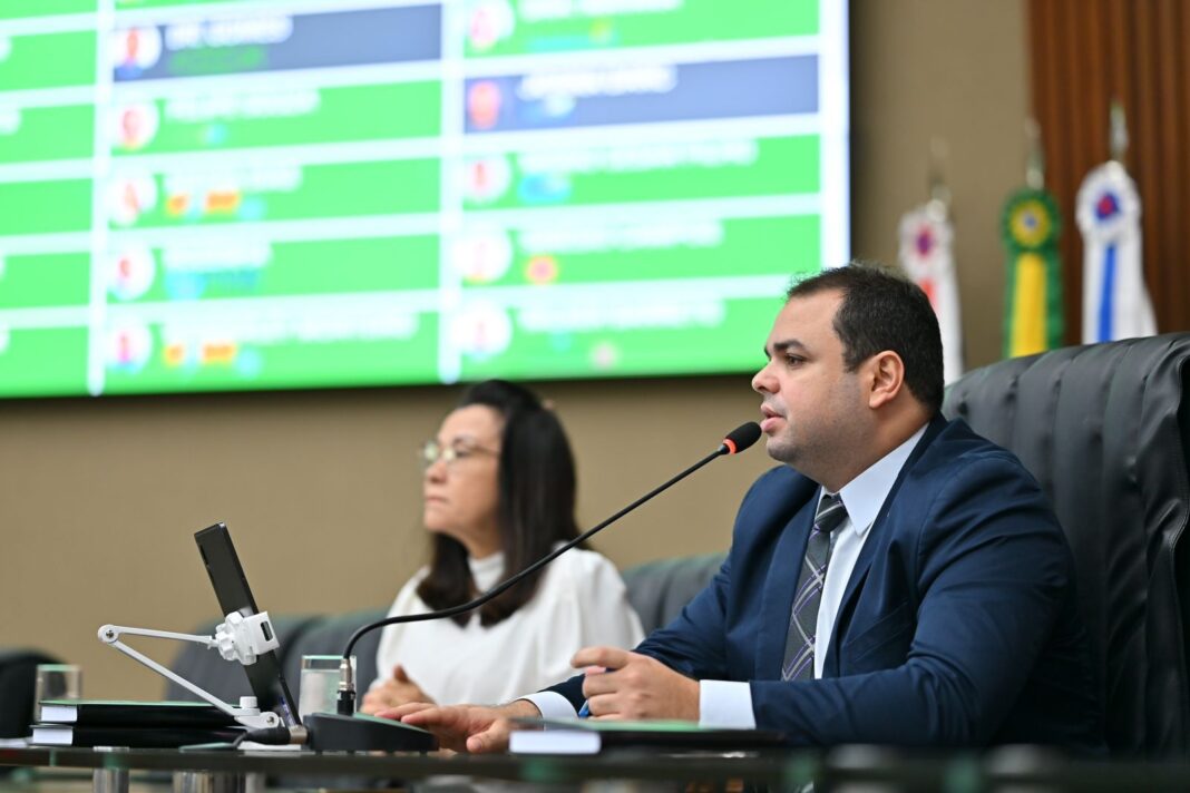  Roberto Cidade estabelece obrigatoriedade de acompanhante durante consultas médicas