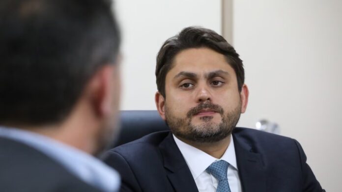 Sem provar ‘inocência’, Juscelino Filho perderá cargo O presidente Lula, disse que convocou Juscelino para uma reunião na próxima segunda-feira (6), assim que o ministro chegar do Exterior