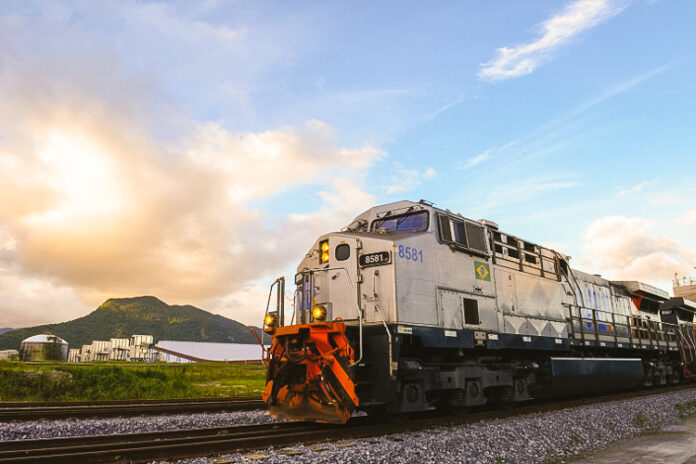 Após 36 anos, Lula inaugura a Ferrovia Norte-Sul