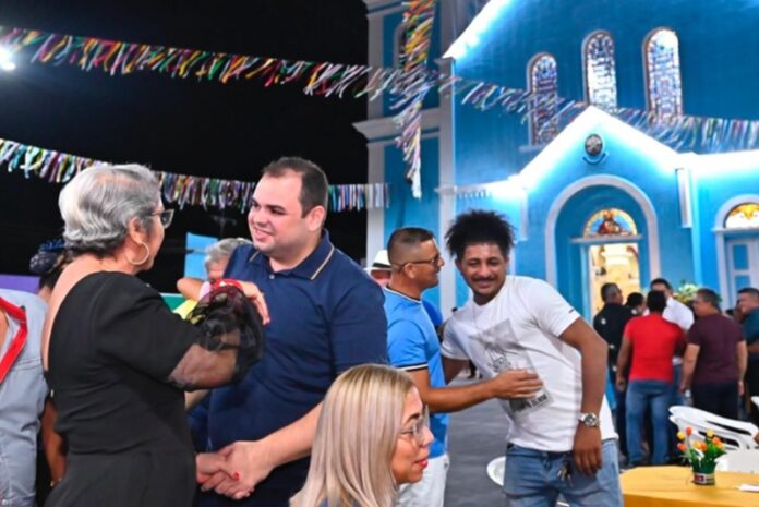 Roberto Cidade comemora elevação da Prelazia de Borba à condição de Diocese Roberto Cidade comemora elevação da Prelazia de Borba à condição de Diocese