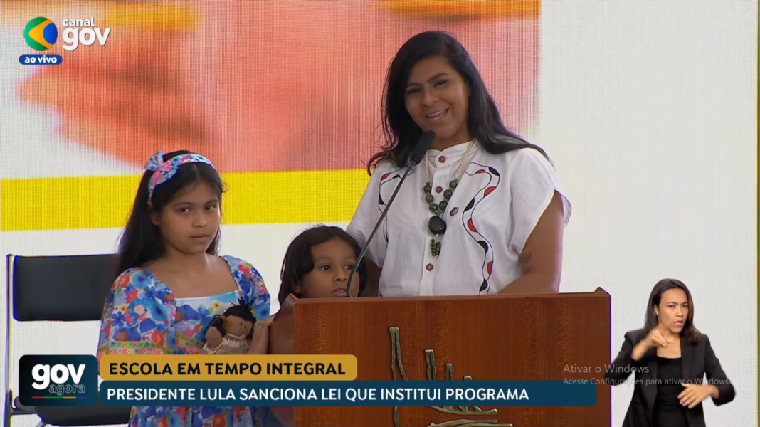 Ativista amazonense participa do lançamento do “Programa Escola em Tempo Integral” do governo federal