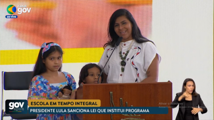 Ativista am Ativista amazonense participa do lançamento do “Programa Escola em Tempo Integral” do governo federal