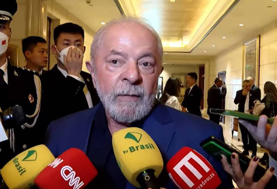 Lula comenta sobre delação de Cid: “a cada dia, temos mais certeza de que havia ameaça de golpe”
