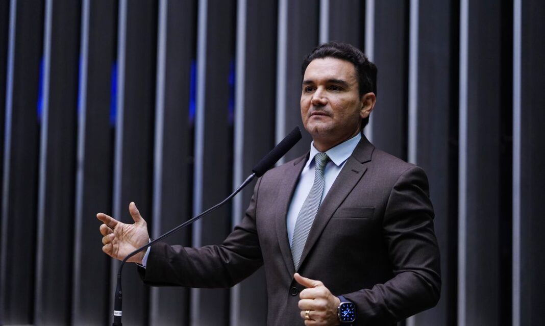 Nomeação de Celso Sabino é publicada no Diário Oficial da União