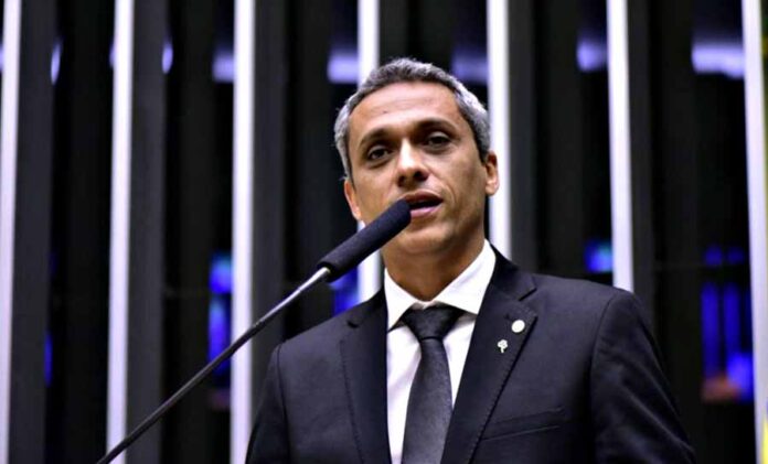 gustavo-gayer