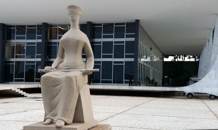 STF - Supremo Tribunal Federal (Valter Campanato/Agência Brasil) Na segunda-feira e na terça-feira (10 e 11), o Supremo Tribunal Federal (STF) vai promover audiência pública para discutir a regulamentação do uso de ferramentas de monitoramento secreto de aparelhos de comunicação pessoal, como celulares e tablets, por órgãos e agentes públicos. O evento será realizado na sala de sessões da Primeira Turma.
