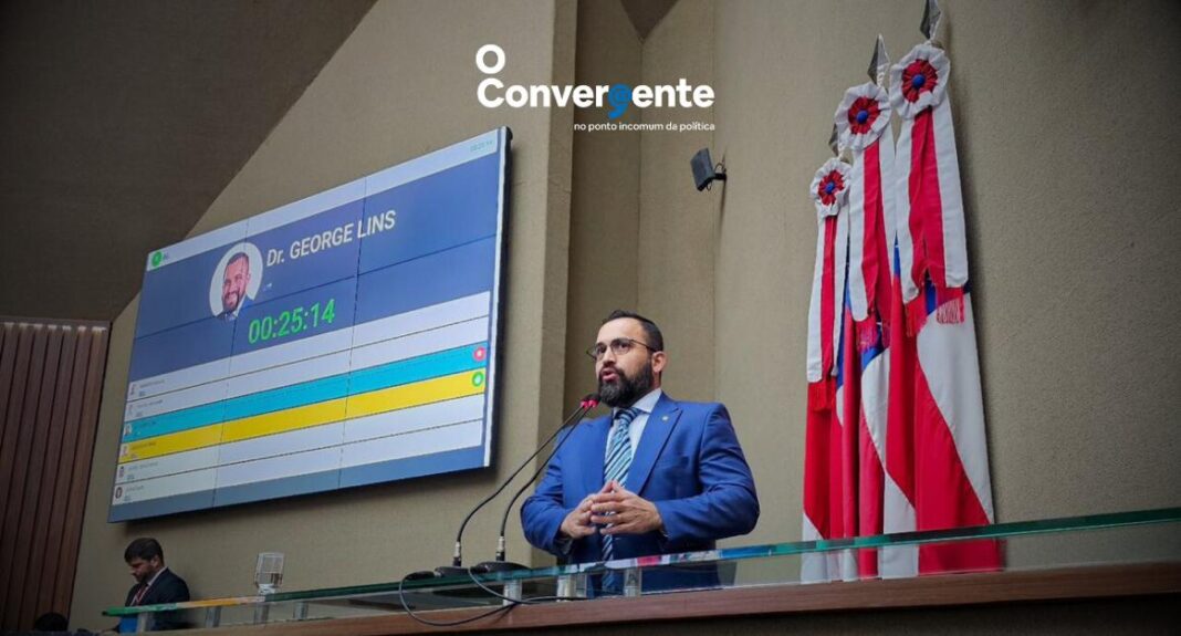 deputado George Lins (UB), na tribuna da Assembleia Legislativa do Estado do Amazonas (Aleam)