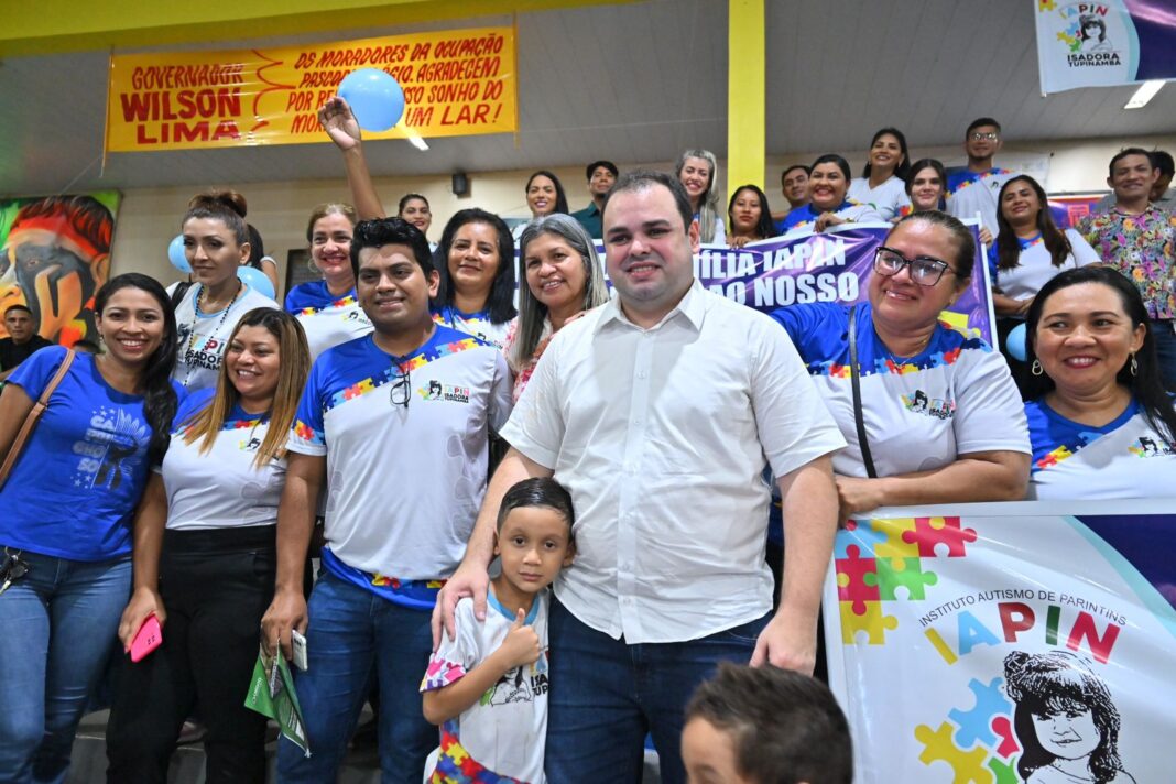 Autor de leis que buscam fortalecer a causa da pessoa com autismo, o presidente da Assembleia Legislativa do Amazonas (Aleam), deputado estadual Roberto Cidade (UB), reforça nesta terça (2), Dia Mundial da Conscientização do Autismo, a importância de garantir o cumprimento da legislação vigente com o intuito de ofertar melhor qualidade de vida para o indivíduo com Transtorno do Espectro Autista (TEA) e, consequentemente, para sua família.