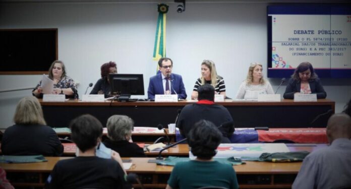 Reajuste de piso salarial e financiamento de atividades no SUAS é defendido por Assistentes Sociais