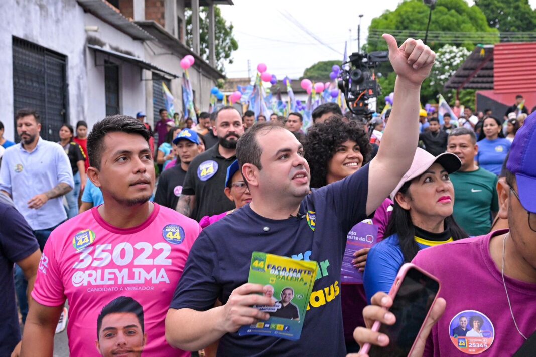 A fiscalização do trânsito de caminhões e outros veículos pesados em áreas fora da zona máxima de restrição será reforçada. O tema foi abordado por Roberto Cidade durante uma caminhada no bairro Cidade Nova, zona Norte da capital do Amazonas, nesta terça-feira (24).