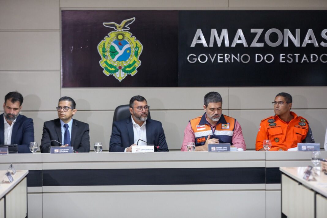 Após solicitações junto ao Governo Federal, o governador Wilson Lima anunciou, na última quinta-feira (26), a aprovação de R$ 45 milhões em recursos do Fundo Amazônia para o combate às queimadas no Amazonas, que serão destinados à implementação de brigadas de incêndio em municípios do interior.