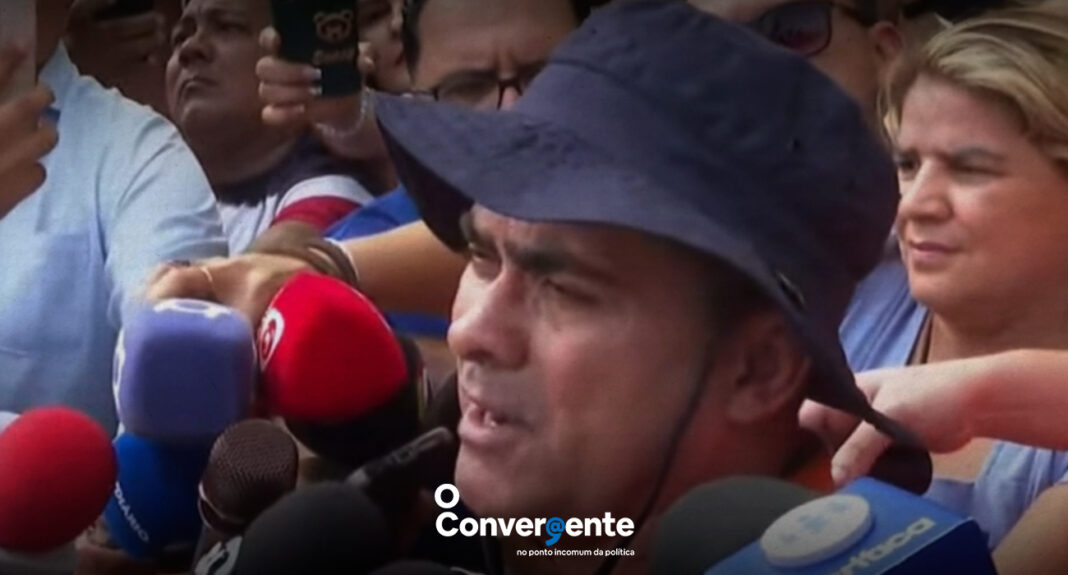 Conforme noticiado pelo O Convergente,  a agenda dos candidatos a Prefeitura de Manaus que concorrem no segundo turno começou na manhã deste domingo, (27). David Almeida (Avante) foi o primeiro a votar, por volta das às 9h, no Morro da Liberdade, na E. E. Antônio Lucena Bittencourt: R. Adalberto Vale, zona Sul da cidade. O vice, Renato Junior (Avante), vota em seguida, às 10h30, na Escola Estadual Senador Petrônio Portella, bairro Dom Pedro II.