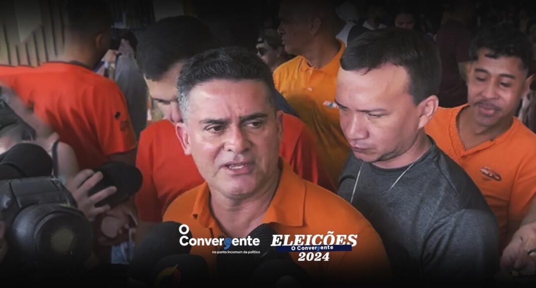 O atual prefeito de Manaus, David Almeida, compareceu à sua seção eleitoral na manhã deste domingo (6) para registrar seu voto na Escola Estadual Lucena Bittencourt, localizada no bairro Morro da Liberdade, na zona sul da cidade.