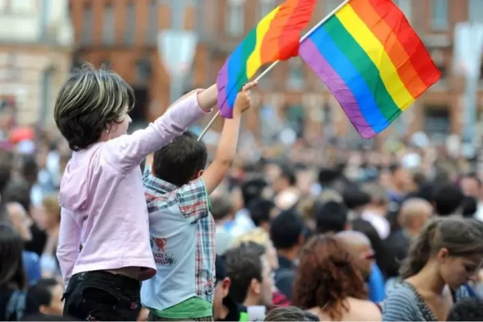 criancas-parada-lgbt-800x533