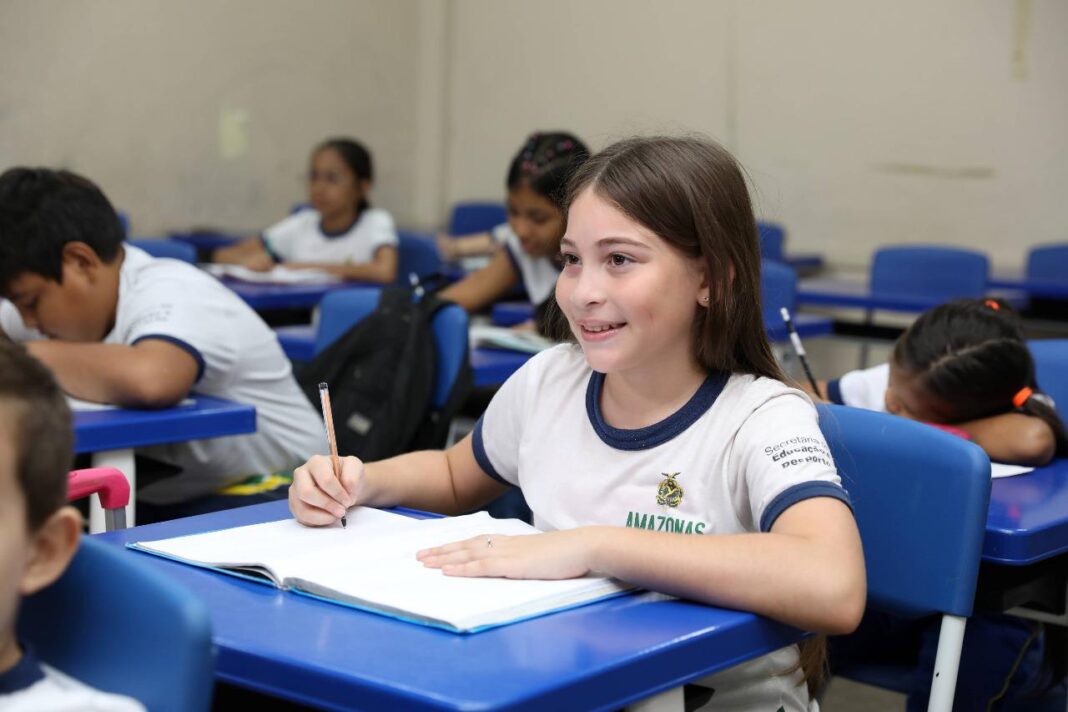 A Secretaria de Estado de Educação e Desporto Escolar, a Secretaria Municipal de Educação (Semed) e a empresa Processamento de Dados Amazonas S/A (Prodam) divulgaram as novas datas para o atendimento de matrículas para novos alunos na rede estadual e municipal de ensino. Os responsáveis terão do dia 16 a 18 de janeiro para efetuar o atendimento de forma on-line por meio do site matriculas.am.gov.br, e até 17/01 de forma presencial nas escolas.