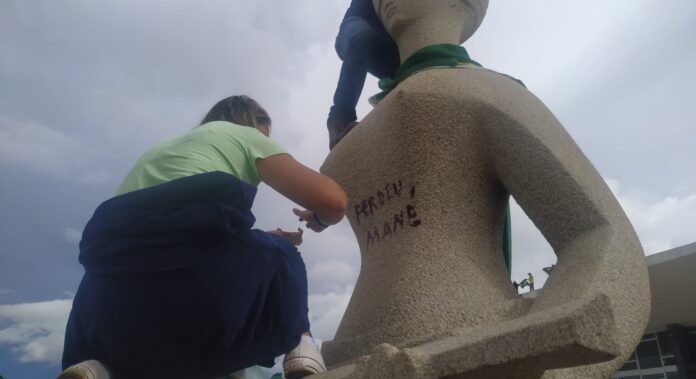 mulher-stf