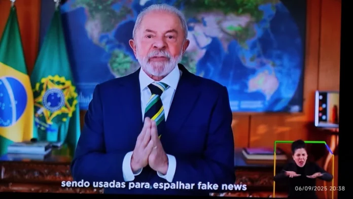 Lula desembarca em Manaus para agendas oficiais em meio a polêmicas na Amazônia