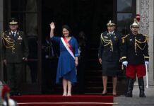 Após posse, Keiko Fujimori anuncia pacote de medidas para o Peru